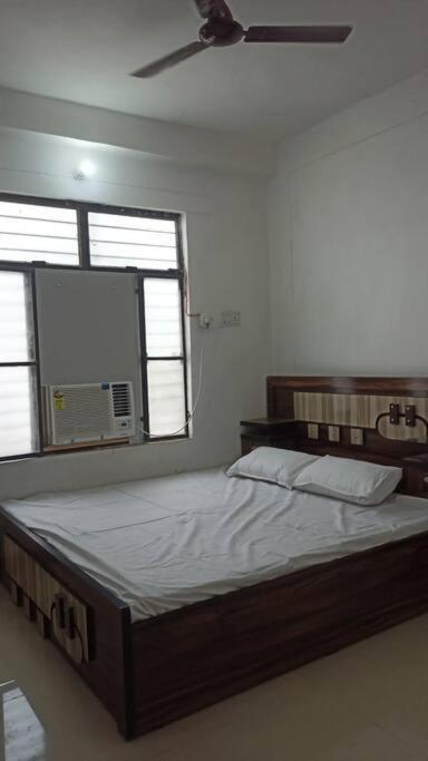 Sriram Homestay 01 Km To Sri Ram Mandir Ayodhya Luaran gambar