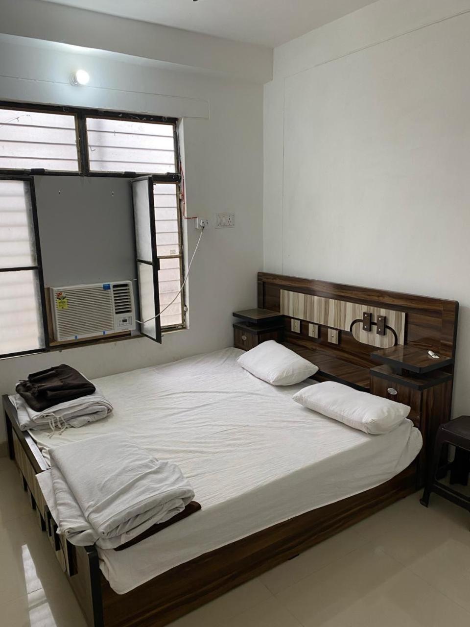 Sriram Homestay 01 Km To Sri Ram Mandir Ayodhya Luaran gambar