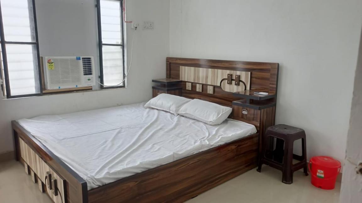 Sriram Homestay 01 Km To Sri Ram Mandir Ayodhya Luaran gambar