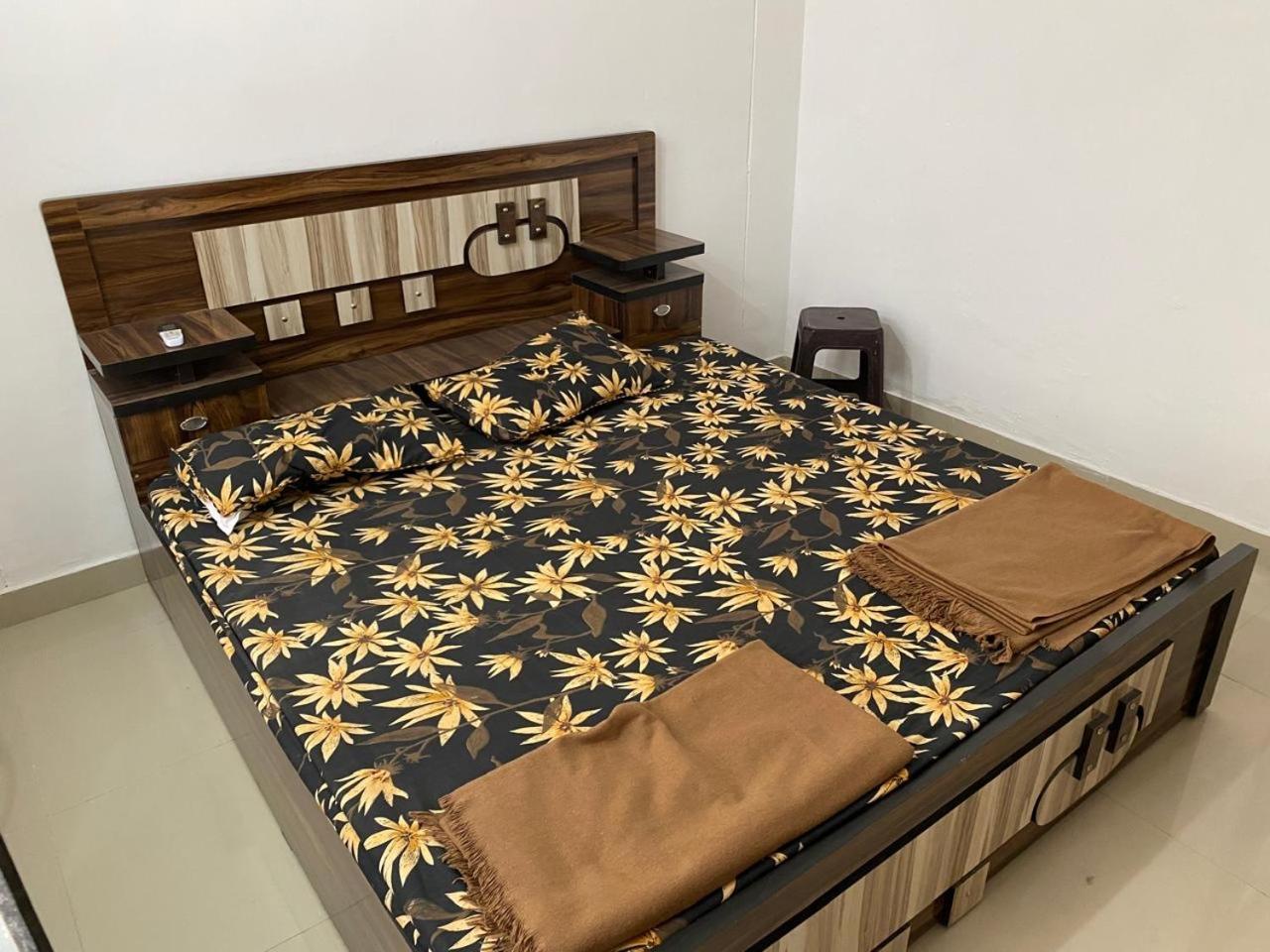 Sriram Homestay 01 Km To Sri Ram Mandir Ayodhya Luaran gambar